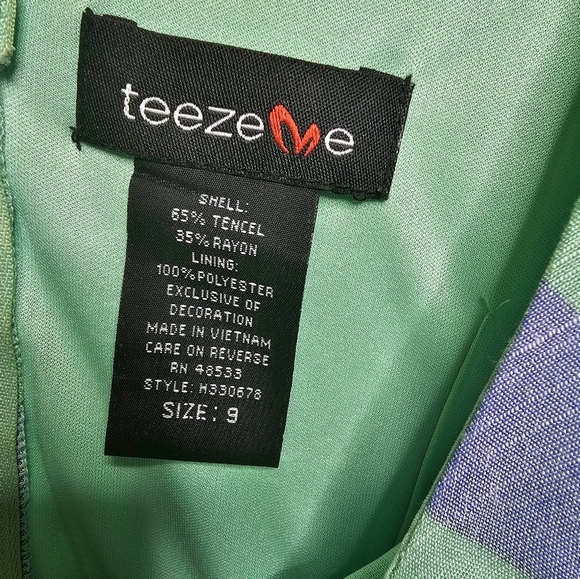Teeze Me stripped sleeveless dress with ruffles. Size 9 - Picture 5 of 5